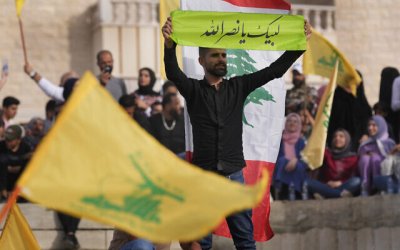 نائب حزب الله يُهاجم زيارة أورتاغوس: تعليمات الأميركي لا تُلزمنا