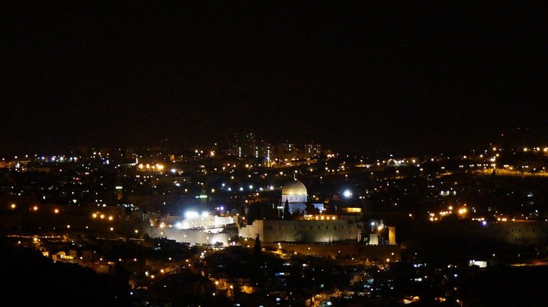 بعد إطلاق صاروخ من اليمن: دوي انفجارات فوق القدس