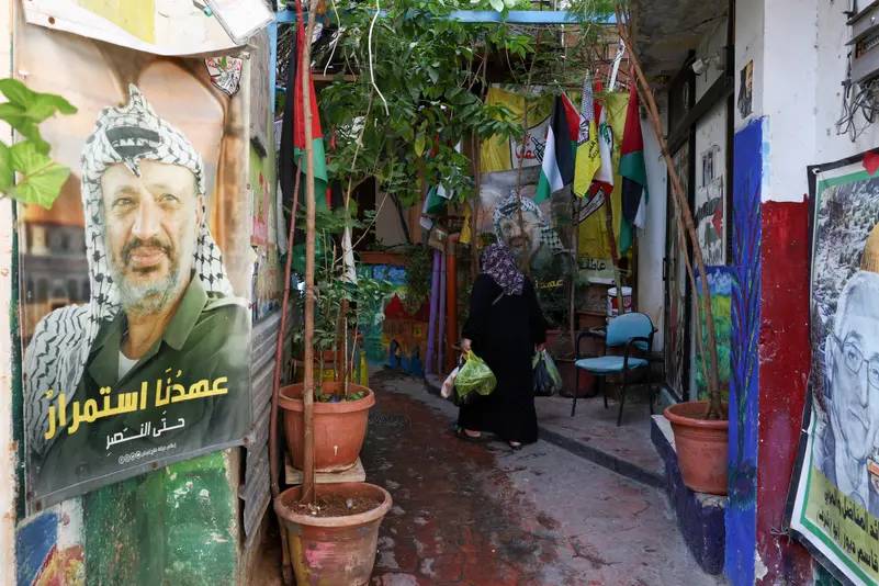 "خريطة طريق" بشأن السلاح الفلسطيني... أمين منظمة التحرير في بيروت
