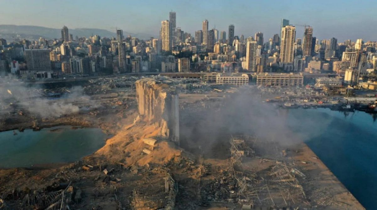 حضر من دون محام وفنّد له مخالفاته القانونية... القاضي الخوري للبيطار: "لا معلومات لدي عن النيترات إطلاقا قبل انفجارها"