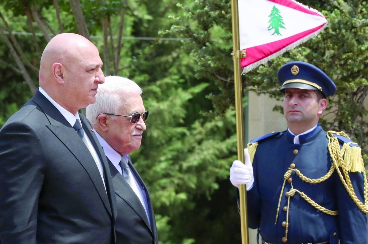 وفد فلسطيني إلى بيروت... سلاح المخيمات على مفترق طرق!