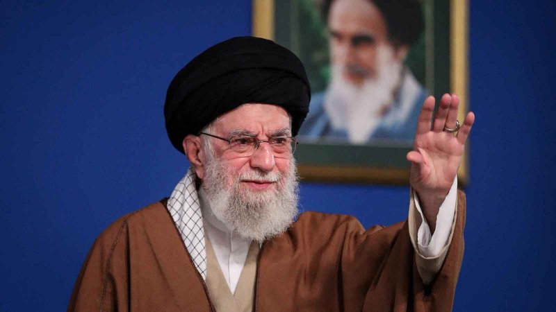 خامنئي يرسم الخط الأحمر: "المقترح الأميركي" يتعارض مع سلطتنا الوطنية