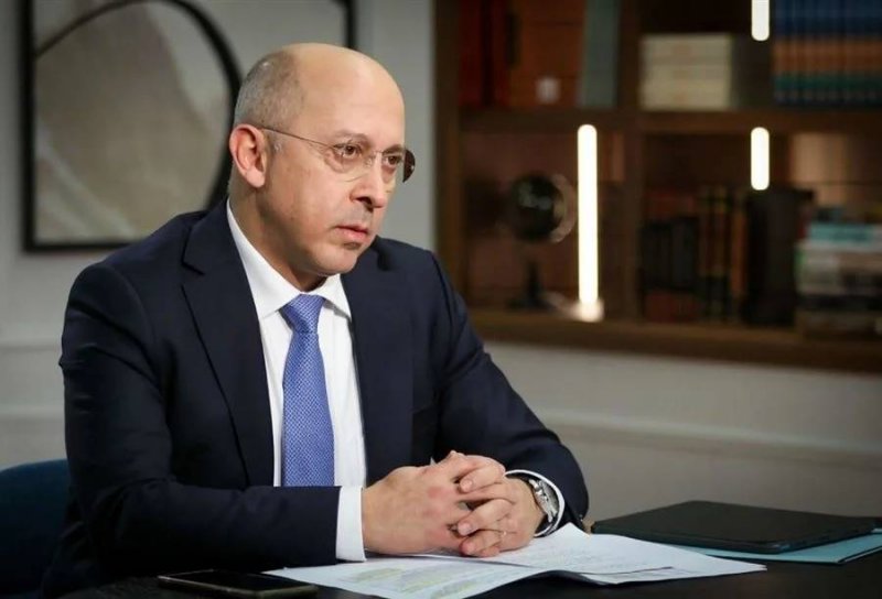 بشأن إقرار "سلة الضرائب"... دعوةٌ من ألان عون إلى الحكومة! 