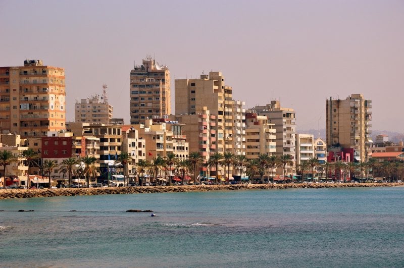 مأساة تهز صور... سقوط شاب من الطابق السابع في أحد المباني!