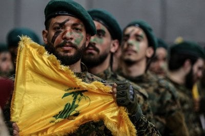 السلاح ثم السلاح