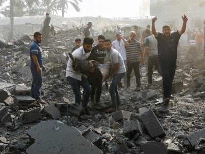 مواصلاً سياسة الأرض المحروقة... الجيش الإسرائيلي يوسّع هجماته في غزة!