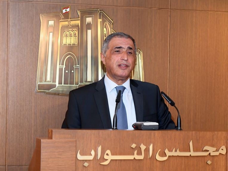 بعد اعتداءات إسرائيل... هاشم: لا نزال نملك كرامتنا ولن نرفع الرايات البيضاء