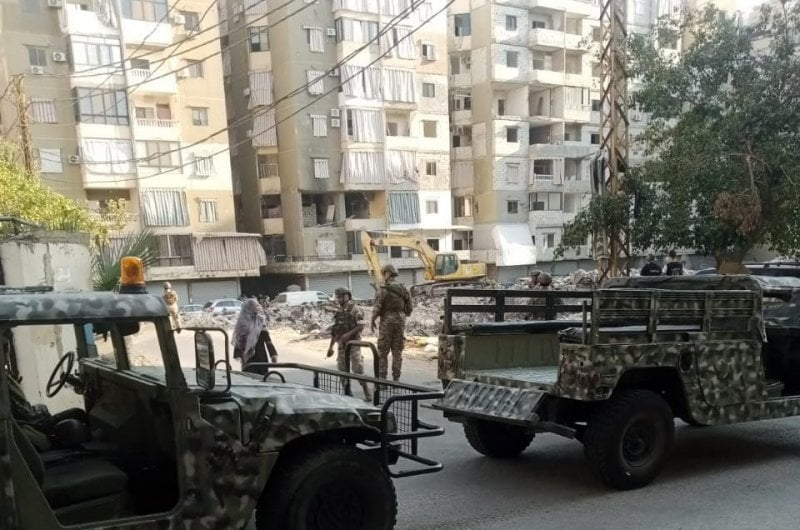 الجيش اللبناني يطوّق موقعًا استُهدف بغارة في الضاحية (فيديو)
