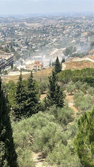 بالفيديو: غارة تستهدف دراجة نارية على طريق عام الشهابية