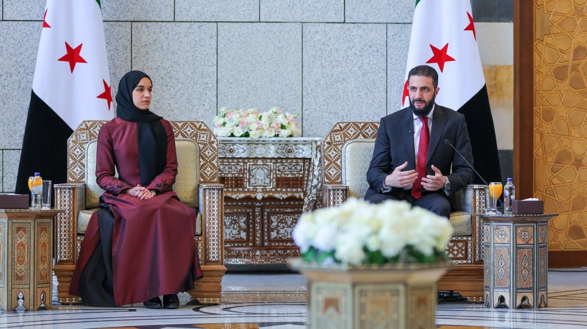 "غيّرنا 49 منزلًا"... الشرع يتحدث عن زواجه رغم الظروف الصعبة (فيديو)