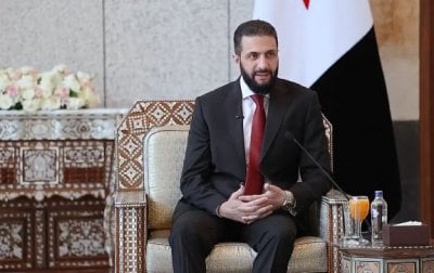 في لقاء مع سوريات... الشرع يروي لحظات مؤثرة من حياته الشخصية (فيديو)