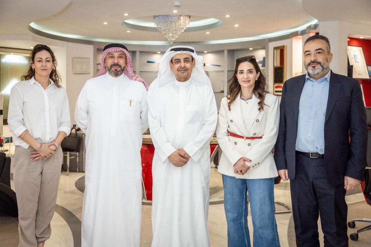 اتفاق شراكة بين RED TV ومجموعة عرب سات لبثّ المحتوى عبر القمر الصناعي “بدر 8”