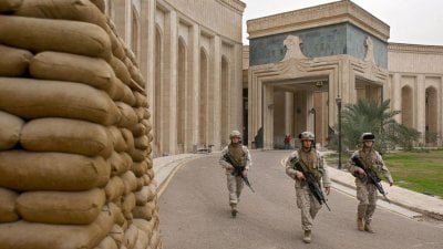 إخلاء بالسفارة الأميركية في بغداد... تقشّف أم قرع لطبول الحرب؟
