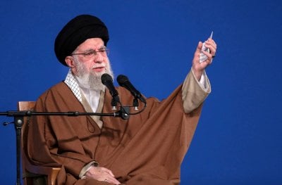 بعد الضربات الإسرائيلية... خامنئي يُعيد هيكلة الجيش والحرس الثوري