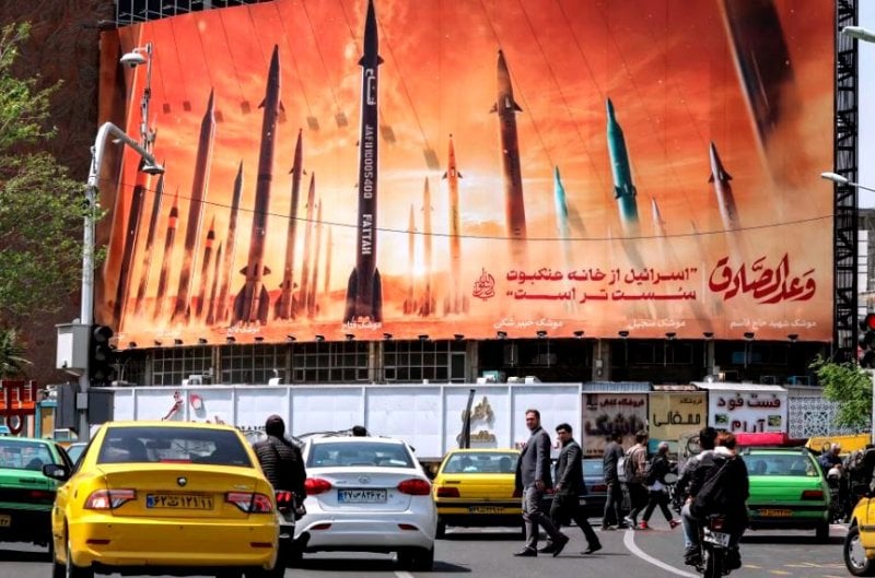 إيران لم تتوقّع الضربة قبل مفاوضات عُمان... فكانت الكارثة!
