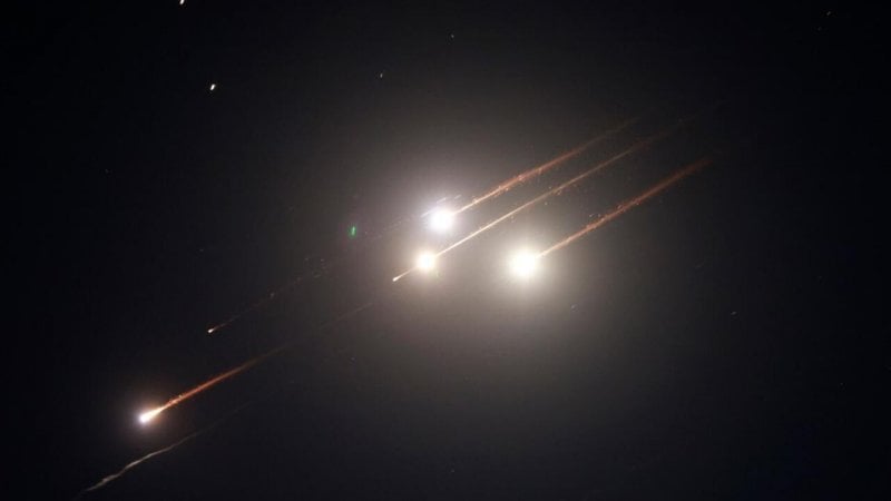 لليوم الثاني... المواجهات مستمرة بين إسرائيل وإيران!