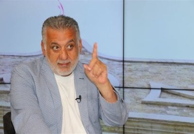 قبل ساعات من 