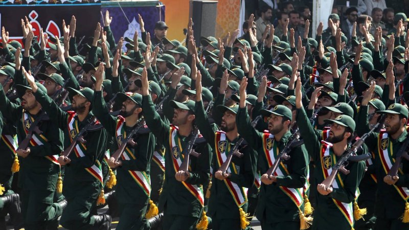 تعليقٌ من الحرس الثوري على استهداف تلفزيون طهران








