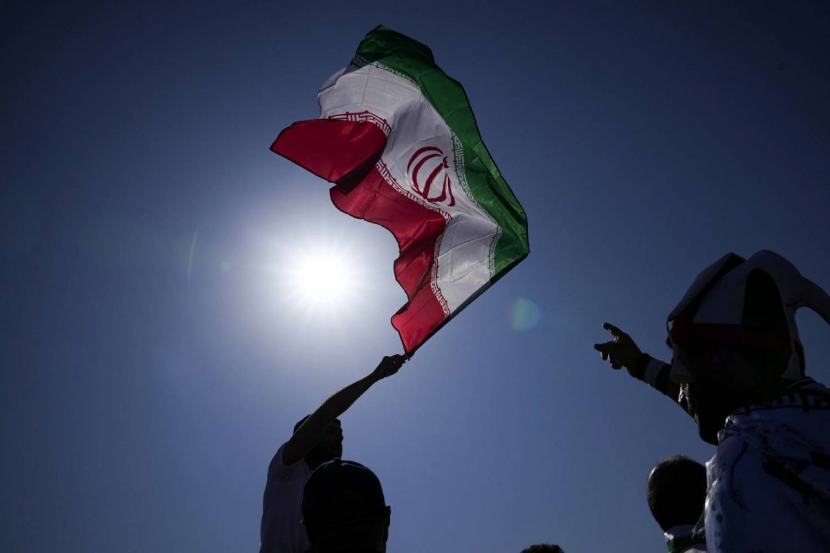 "إيران تطلب وساطة عربية لوقف النار مع إسرائيل"