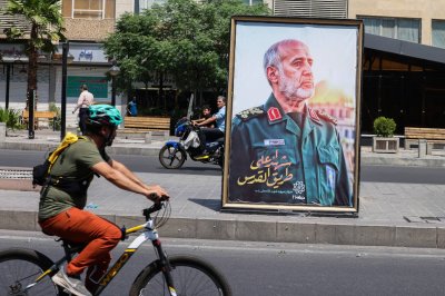 إيران تعتقل 5 أشخاص مرتبطين بالموساد في غرب البلاد

