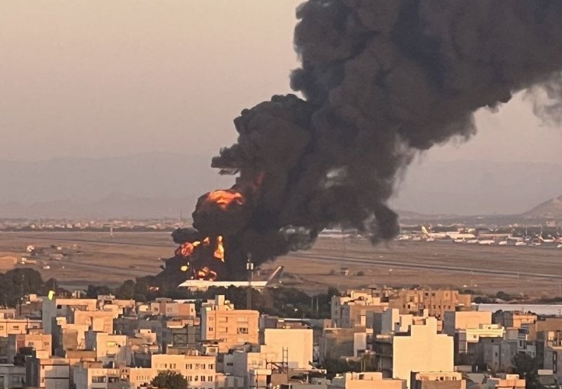 بالصورة: إسرائيل تضرب هدفًا جويًا 