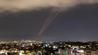 تحت القصف الإسرائيلي... لبنانيون في إيران يروون ما يحدث!