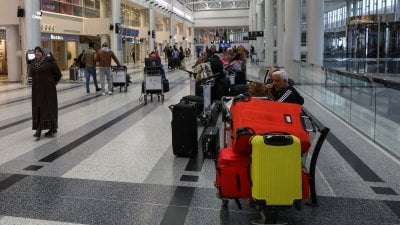 السياحة على صفيح ساخن... عبود يكشف: إلغاءات تطيح بموسم الصيف إلّا إذا!