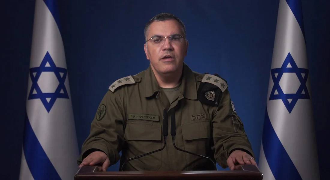  "حيٌّ أُرزق ولن أنكسر بشائعة"... أدرعي يرد بسخرية على شائعة مقتله!