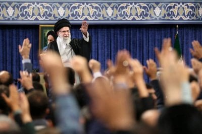 دائرة المرشد الأعلى تضيق... ومجتبى خامنئي يبرز كخليفة محتمل!