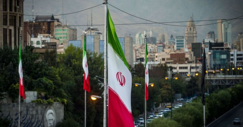  "سيناريوهات مؤلمة"... إيران تحت نيران الحرب والعقوبات!
