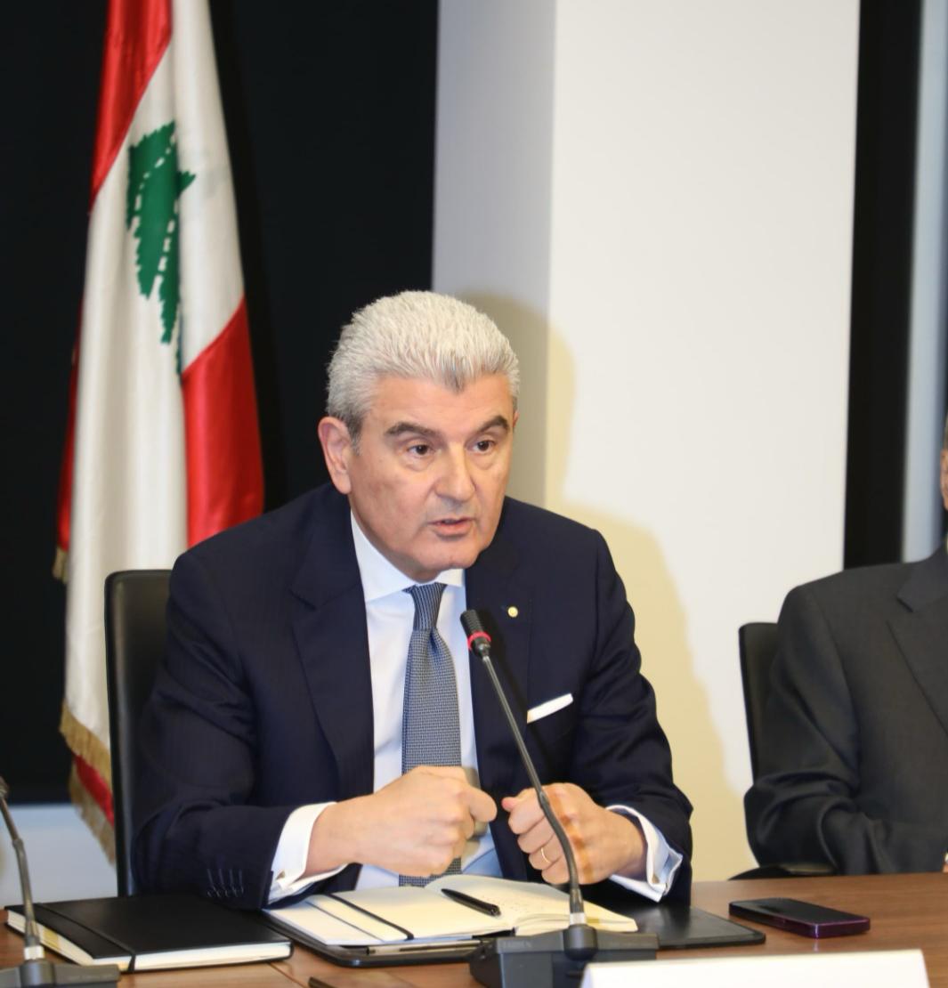 "لا نمتلك عصى سحرية"... عيسى الخوري: لا موعد محدد لسحب السلاح