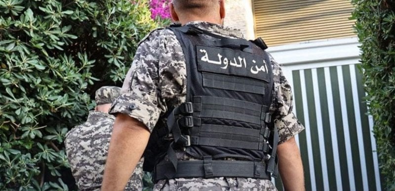 تهريب أشخاص وأسلحة ودخان... مختار 