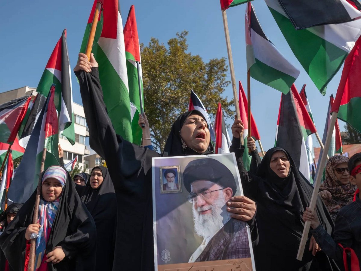محادثات سرية حول "اليوم التالي" في إيران حال انهيار النظام!