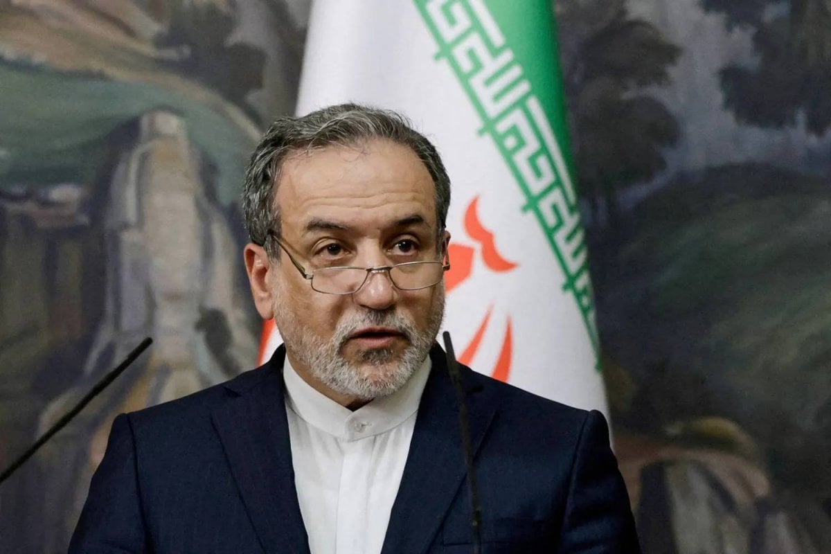 طهران ترفع السقف: لن نتحدث تحت القصف