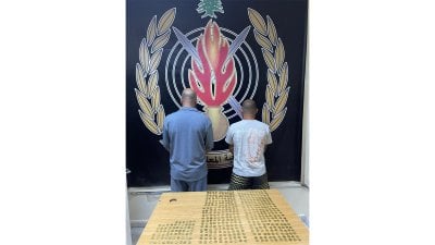 عصابة الليرات الذهبية المزيفة في قبضة 