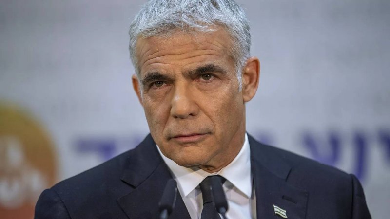 لابيد ينتقد دعوة ترامب لإلغاء محاكمة نتنياهو: "لا يحق له التدخل!"
