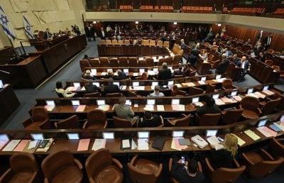 مشروع قرار لحل الكنيست وسط انهيار الجبهة الداخلية في إسرائيل