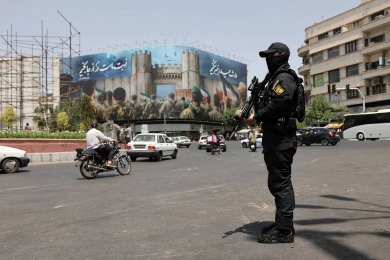 خلال 12 يوماً... إيران تعتقل 700 "جاسوسًا" وتعدم 3
