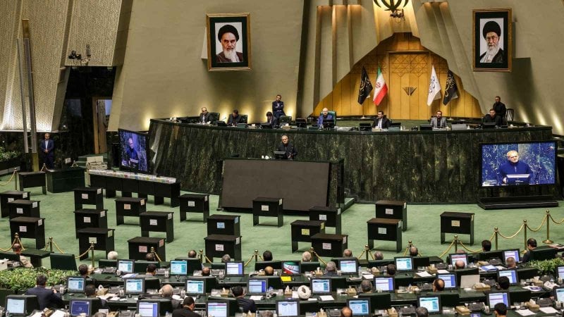بخطوة جريئة... البرلمان الإيراني يوافق على تعليق التعاون مع الوكالة الذرية
