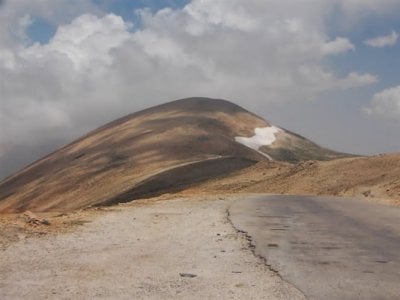 القرار القضائي بخصوص القرنة السوداء باطل... بلدية بقاعصفرين تستعد للتحرك!