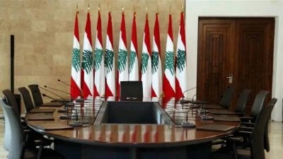هل تنهار حكومة نواف سلام؟
