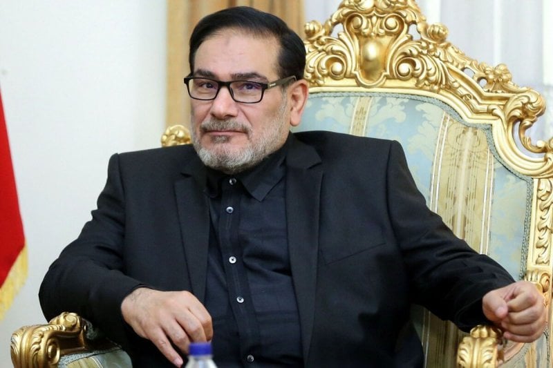 "بقيت تحت الأنقاض 3 ساعات"... شمخاني يروي "اللحظات الأولى" لاستهدافه بغارة إسرائيلية