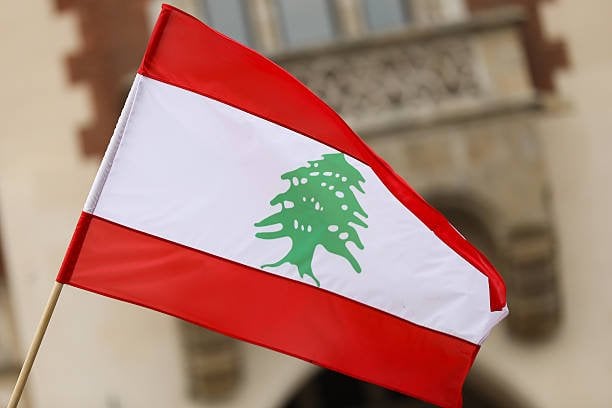 نزاع بين مسؤولين داخل حزب بارز

