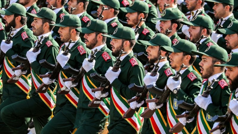 "أوراقنا الرابحة لم تُستخدم بعد"... الحرس الثوري يتحدث عن خسائر طفيفة و"مفاجآت" جاهزة لإسرائيل!