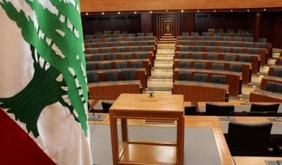 إبن رئيس حكومة سابق يستعد للنيابة
