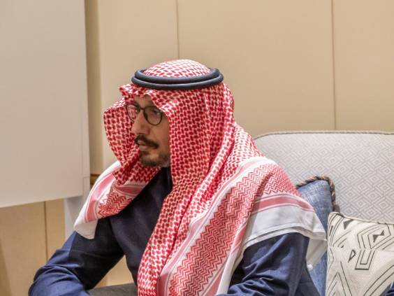 "لماذا وصل الأمير يزيد بن فرحان إلى لبنان فجأةً؟"
