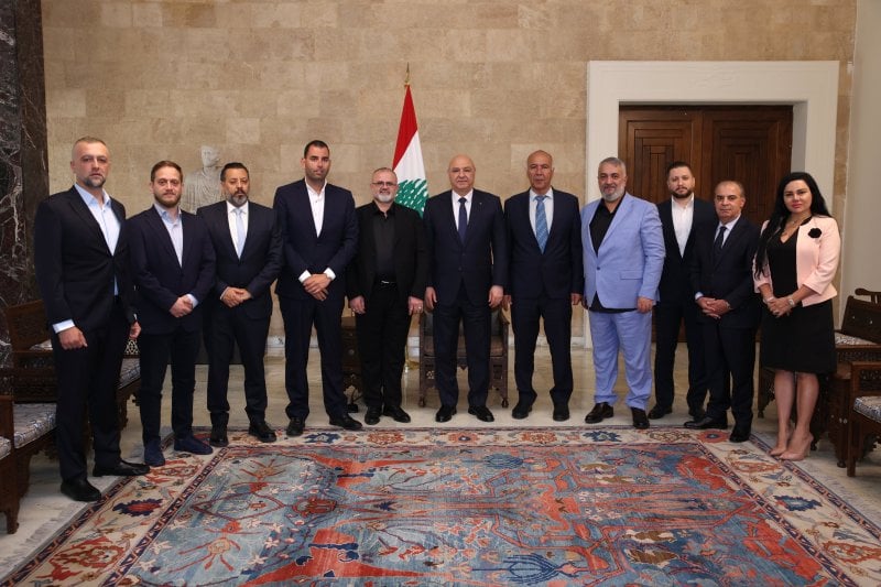 بالصور: الرئيس عون يتسلّم أوراق اعتماد 6 سفراء جدد في لبنان 