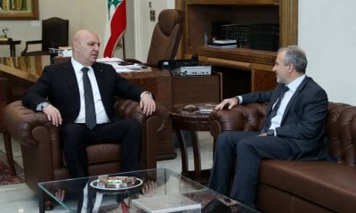قراءات مختلفة