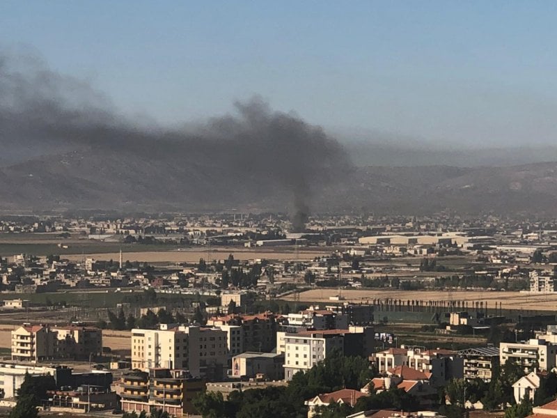 صباح مشتعل في تعنايل... بالفيديو والصور: ألسنة النار تلتهم 
