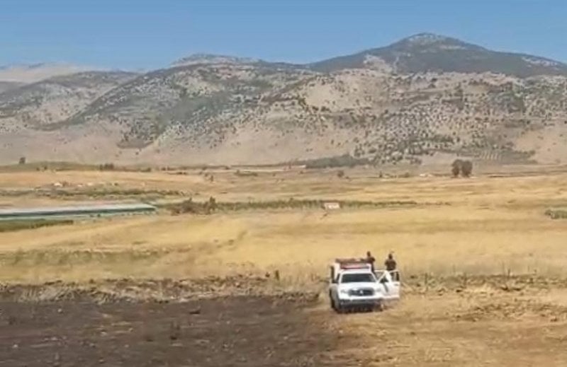 أعشاب يابسة تشعل حريقًا في الجنوب... وشبكات الري تدفع الثمن (فيديو)